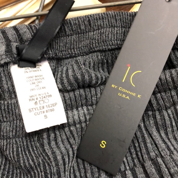 Pull-on Gray cropped pants designer is IC Collections by Connie K - Picture 8 of 8